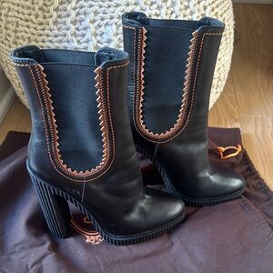 TODS ANKLE BOOTS